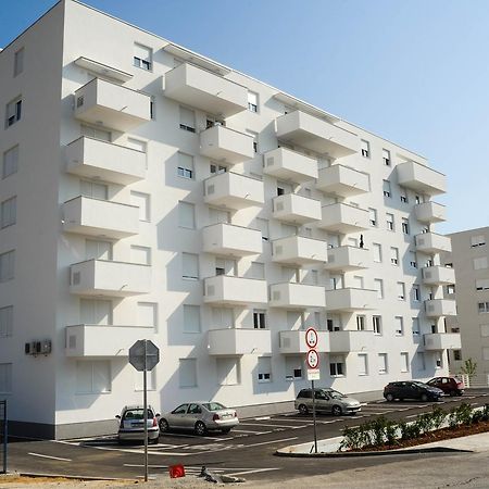 Golden Gate Apartment زادار المظهر الخارجي الصورة