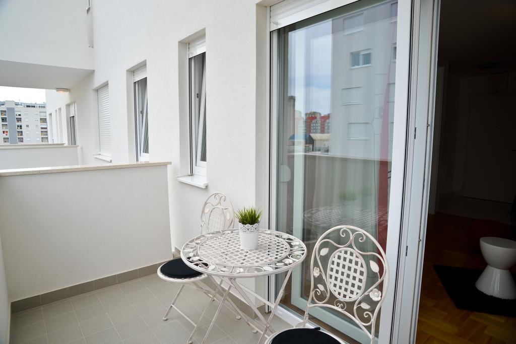 Golden Gate Apartment زادار الغرفة الصورة