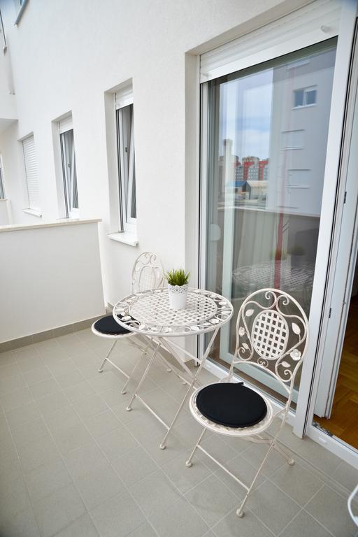 Golden Gate Apartment زادار الغرفة الصورة